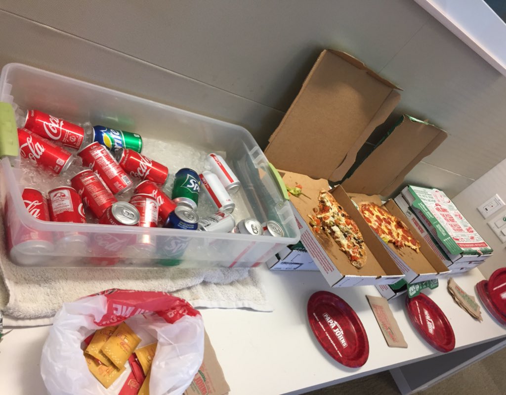 PhilSallaway's tweet image. Pizza 🍕 &amp;amp; Networking here at #AgileSoCal #collabnet #scrum