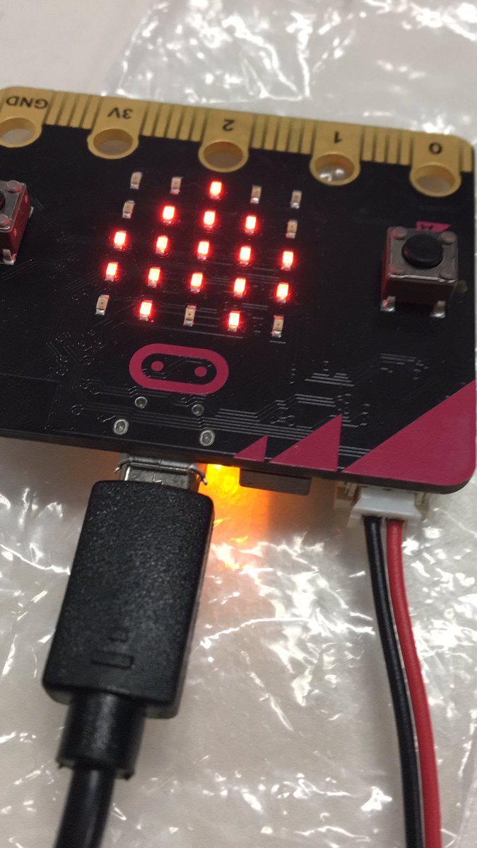 moons064's tweet image. Using Microbits as wearables with Karen Butler #Thinktechsa #EdTechSA