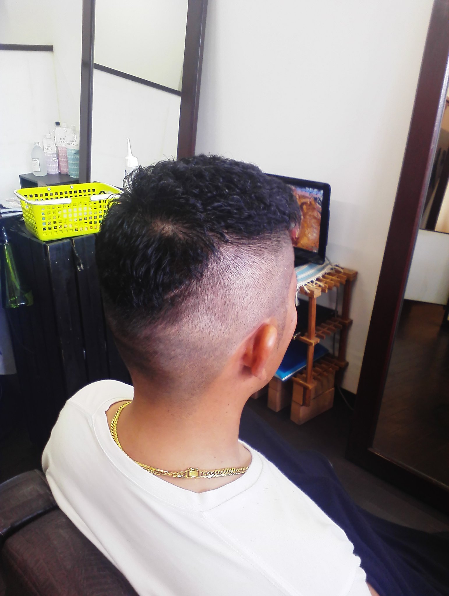 Hair 癒庵 ワイルドでいこう アイロンパーマです ベリーショートスタイルも アイロンパーマならハードに巻けます パーマをしてみたいけど髪が短い そんなお悩みの方 ご相談ください 沖縄 泡瀬 理容室 床屋 メンズ髪型 Hair 癒庵 ワイルドでいこう アイロンパーマです ベリーショートスタイルも アイロンパーマならハードに巻けます パーマをしてみたいけど髪が短い そんなお悩みの方 ご相談ください 沖縄 泡瀬 理容室 床屋 メンズ髪型