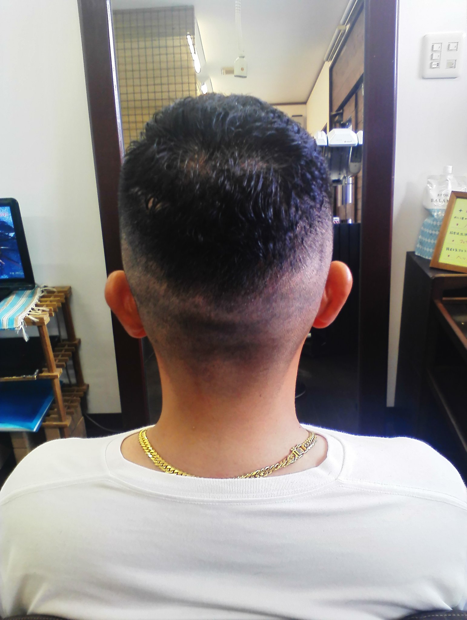 Hair 癒庵 Pa Twitter ワイルドでいこう アイロンパーマです ベリーショートスタイルも アイロンパーマならハードに巻けます パーマをしてみたいけど髪が短い そんなお悩みの方 ご相談ください 沖縄 泡瀬 理容室 床屋 メンズ髪型 Hair 癒庵 Pa Twitter ワイルドでいこう アイロンパーマです ベリーショートスタイルも アイロンパーマならハードに巻けます パーマをしてみたいけど髪が短い そんなお悩みの方 ご相談ください 沖縄 泡瀬 理容室 床屋 メンズ髪型