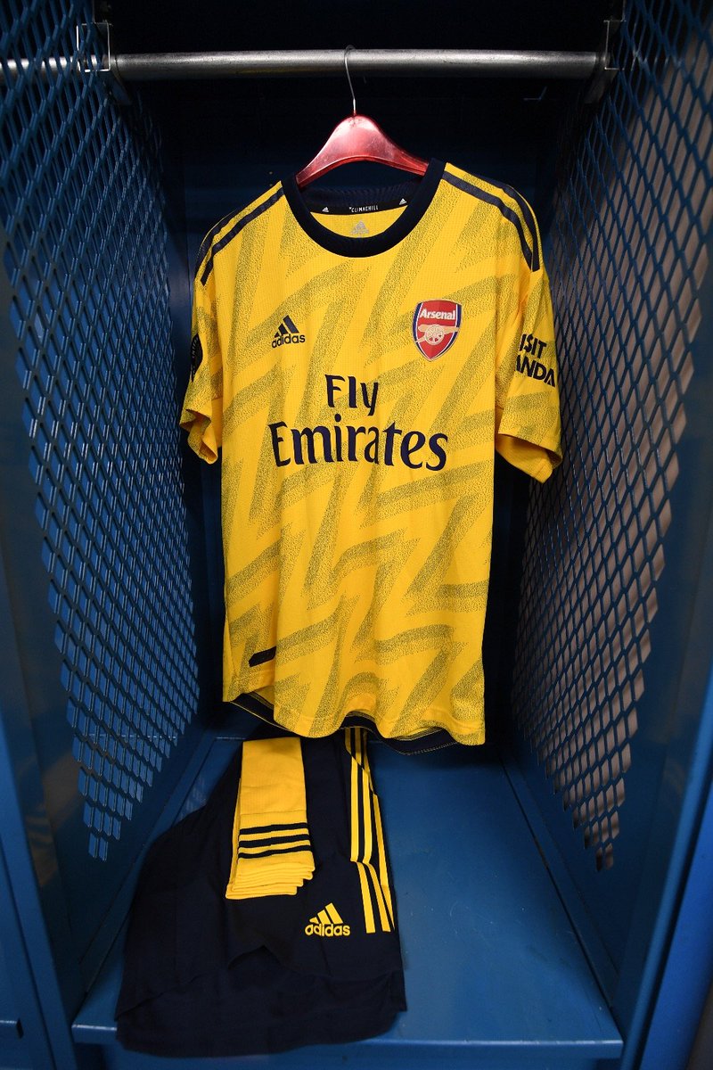 arsenal uniforme amarelo