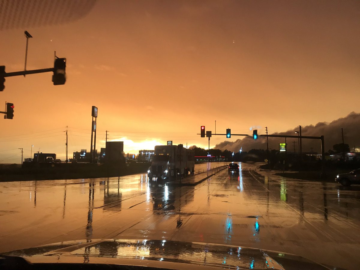 UncoverRolla's tweet photo. Cruising through St. Clair. Crazy sunset after the rain. #stclairmo #mowx https://t.co/A7Pf0gbkRq