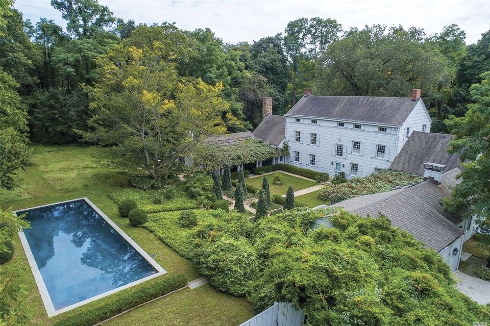 BEACHamptons's tweet photo. Long Island-based interior designer @jeffreybilhuber sells his astonishing North Shore estate to make room for new memories #BeachMagazine #Hamptons https://t.co/W9A7ZtyuPg https://t.co/UbysMOp9xn