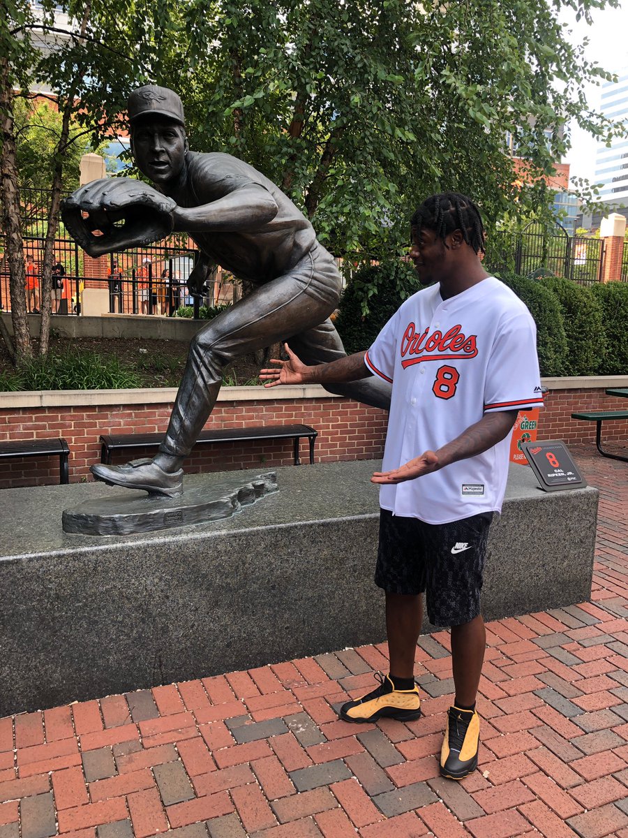 Lj_era8's tweet image. Mr. Cal, I would like to Thank you for letting me borrow your #Orioles number tonight. Please know I’m working &amp;amp; striving to be the next great 8 in Baltimore. #RavensFlock😈 #Truss🧟‍♂️