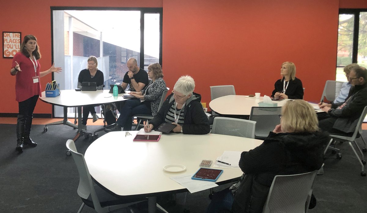 CompNowTweets's tweet photo. Our National #ProfessionalLearning & #ProfessionalDevelopment Consultant Karen is in action at @EdTechSA sharing how to create with #iPad - hidden tools in #Keynote! #EdTechSA2019 #EdTechSA #thinktechsa #PL #PD https://t.co/af5GEeUW5r