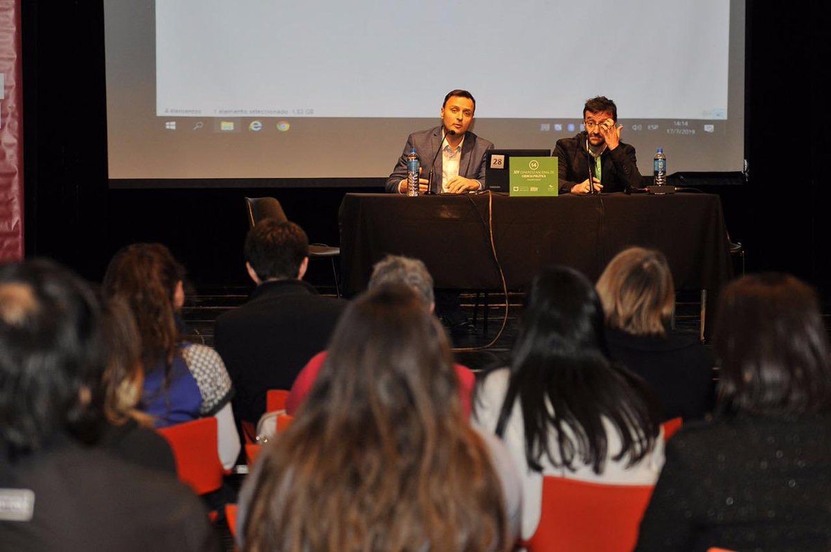 divoskus's tweet photo. 🎯POLÍTICA, COMUNICACIÓN Y NUEVOS FORMATOS 📺
🎬 @ElBunkerCP y #EnElNombreDelPueblo son series de televisión desarrolladas por @JaqueContent que hacen eje en la comunicación, en las campañas electorales, #ComyGob y en los protagonistas principales de la política latinoamericana https://t.co/onUovAu6oc