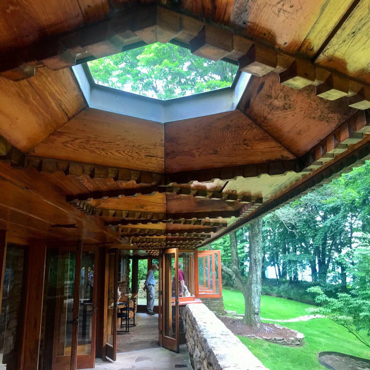 chriszeiher's tweet photo. Some architecture porn from our current road trip of the US taking in Frank Lloyd Wright hotspots.  Or should I call it Usonian porn? #architecture #travel #roadtrip #fallingwater #kentuckknob #polymathpark @Fallingwater @KentuckKnobFLLW https://t.co/RVAbXmoQH7