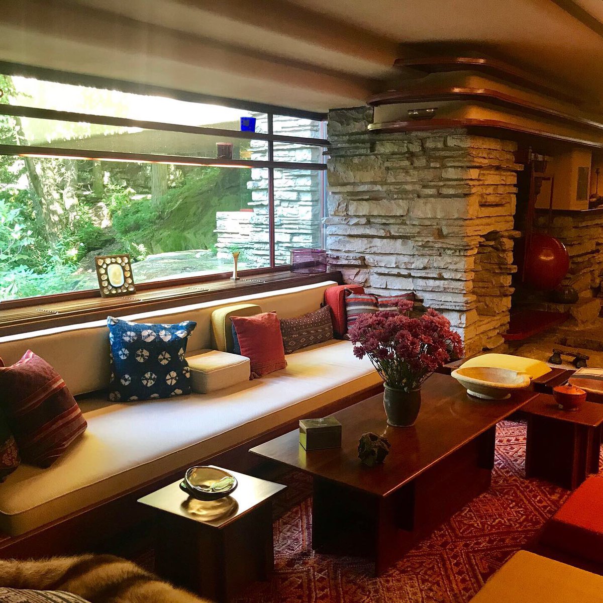 chriszeiher's tweet photo. Some architecture porn from our current road trip of the US taking in Frank Lloyd Wright hotspots.  Or should I call it Usonian porn? #architecture #travel #roadtrip #fallingwater #kentuckknob #polymathpark @Fallingwater @KentuckKnobFLLW https://t.co/RVAbXmoQH7