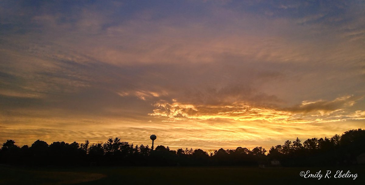 EbelingArtPhoto's tweet photo. Wow! Sunset tonight at Jackson Park in #JacksonWi
@NWSMKX @LindseySlaterTV @jritka @Mark_Baden @EarthandClouds
@ThePhotoHour @StormHour @RebeccaSchuld @Tom_Wachs @s_barichello @BrianNizTMJ4 @Mark_Baden @mequon_weather @RachaelKWx https://t.co/PtNPvGxVkE