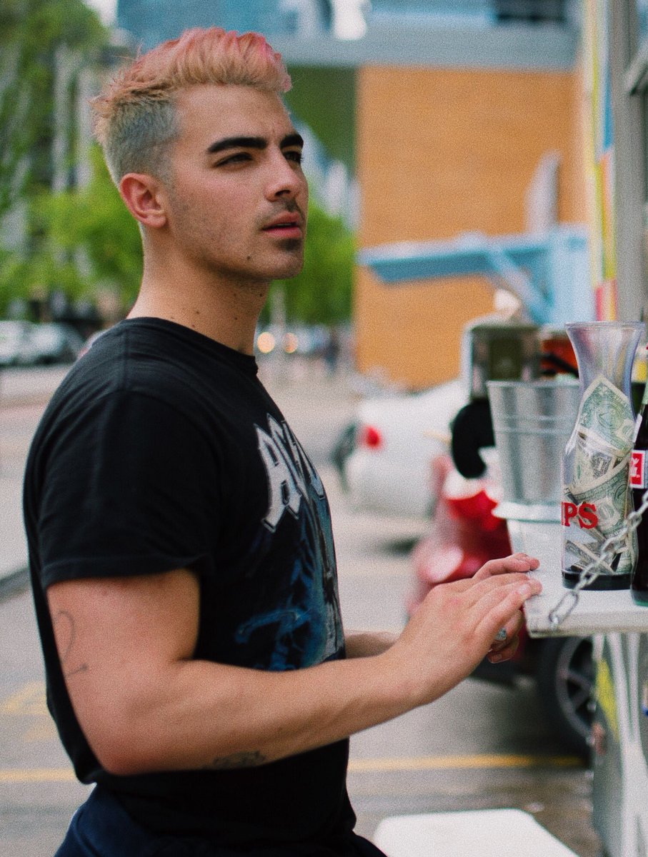 joejpics's tweet photo. never forget pink haired joe jonas https://t.co/9zt92lt9IV