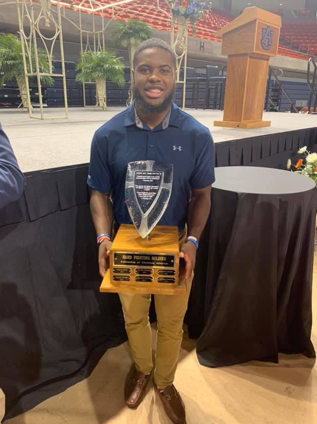 Madhousefit's tweet image. Congrats To Daniel Thomas On Winning The Hard Fighting Soldier Award. #MadhouseFit #Family #WDE #WeBuiltDifferent 🦅🙏🏿