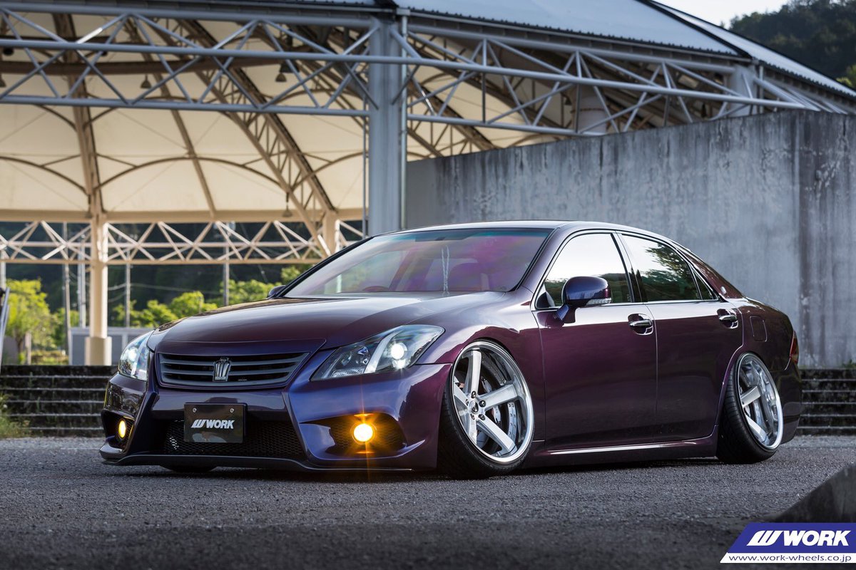 aless_group Toyota Crown on NEW WORK Zeast BST2 #artofwheel #zeast 