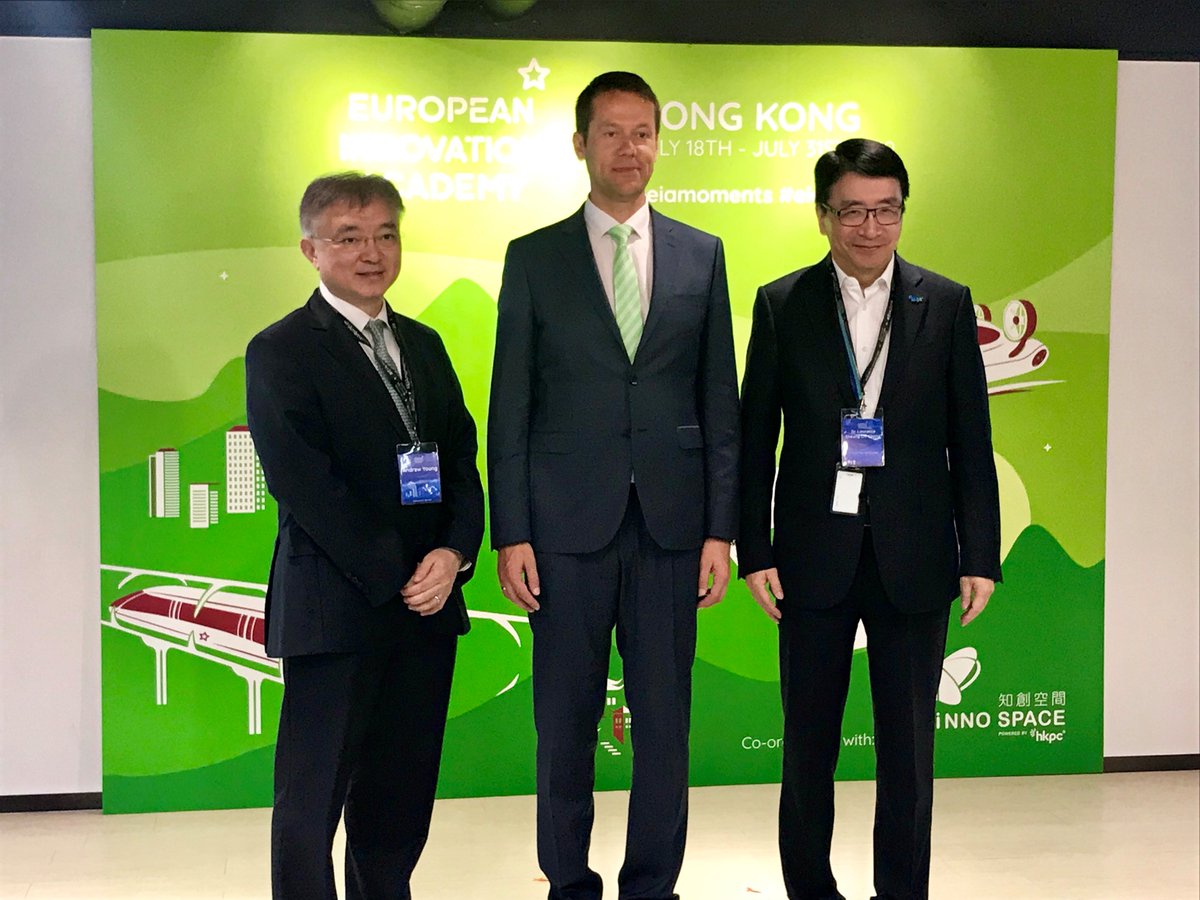 Honourable Guests kick off Entrepreneurship Summer Programme co-organised by HKPC and EIA.

-IR ANDREW YOUNG, Associate Director (Innovation) of Sino Group
-Dr Alar Kolk, President of European Innovation Academy
-Dr Lawrence Cheung, Chief Innovation Officer of HKPC