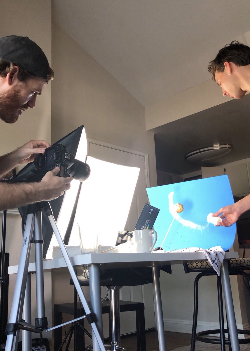 DruePhoto's tweet photo. Making a mess in my living room 🥛🍪 ✨ https://t.co/8VPX1eG50v