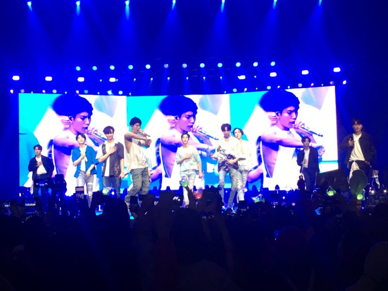 Touchtvpro's tweet image. .@GOT7Official revisa nuestra cobertura del show de la super banda de K-Pop bit.ly/2Gjwdyh  #KeepSpinninginChile #KeepSpinninginChile #KeepSpinningin  #GOT7 #GOT7WORLDTOUR #GOT7_KEEPSPINNING @bizarrolivecl @movistararena