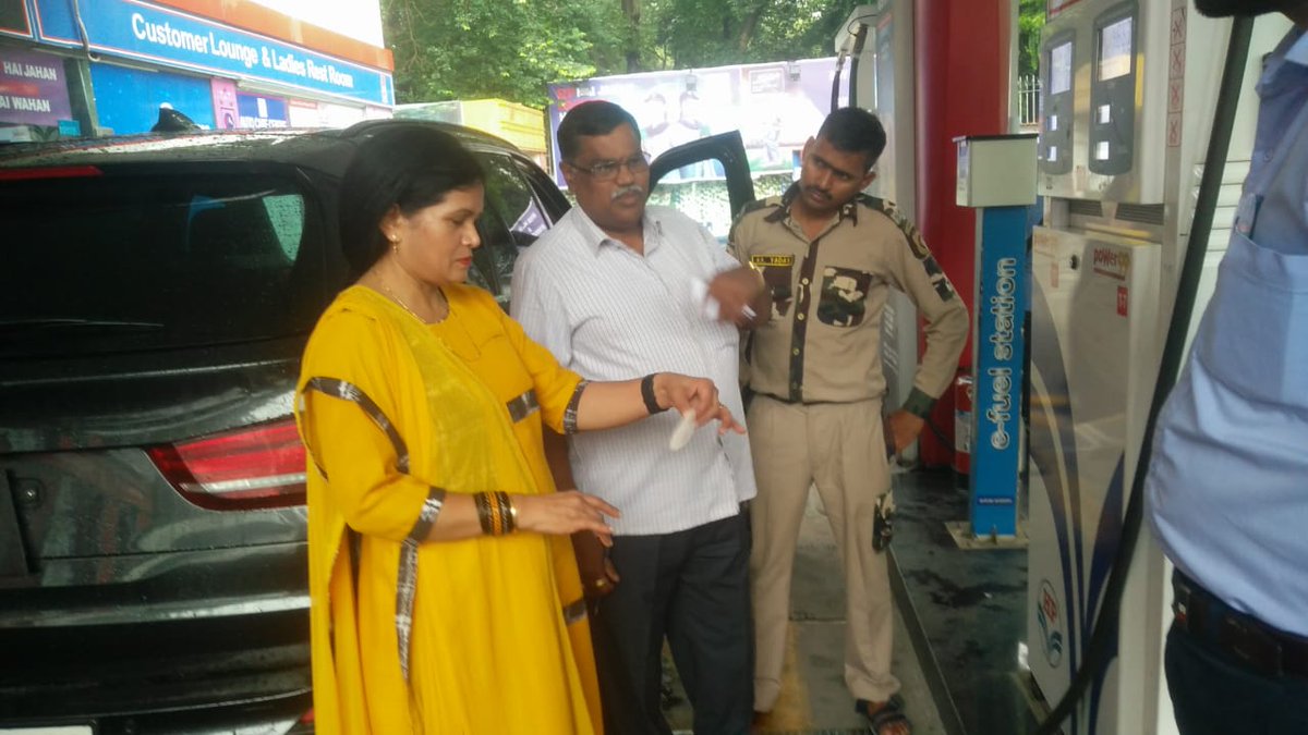 V60232903's tweet photo. Q&amp;Q check at ACC Nitimarg .
@jindalhpc @HPCL_Delhi @DhirajSinha16 @Rg03Goel https://t.co/CJ38klnzBN
