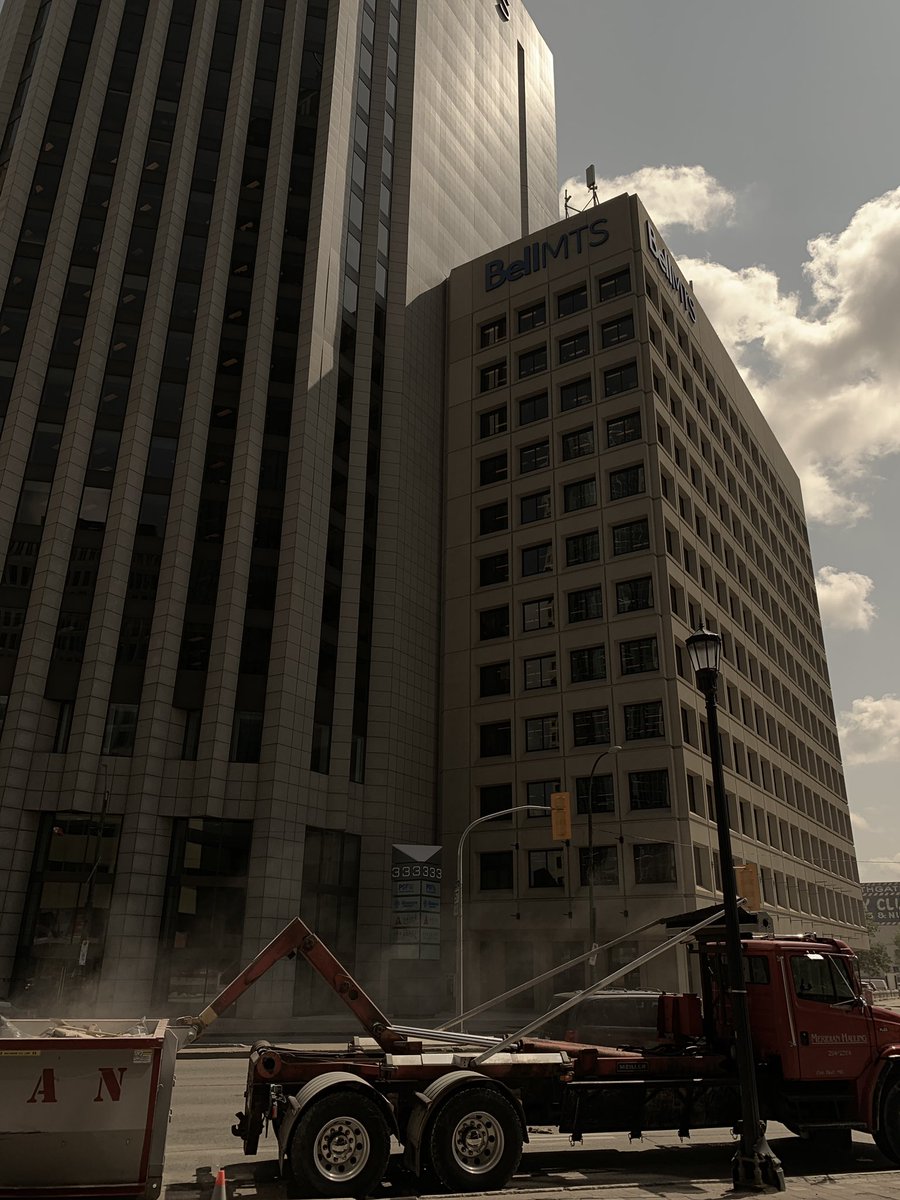 EltonTaylor23's tweet image. Had a little fun using the “Pro Camera” app on my iPhone &amp;amp; toyed with the manual setting for my iPhone. I tweaked the ISO and exposure settings and came up with a bit of a “vintage” look to downtown Winnipeg.
#DowntownWinnipeg #iphone #wpgmb #StreetPhotography #downtown #winnipeg