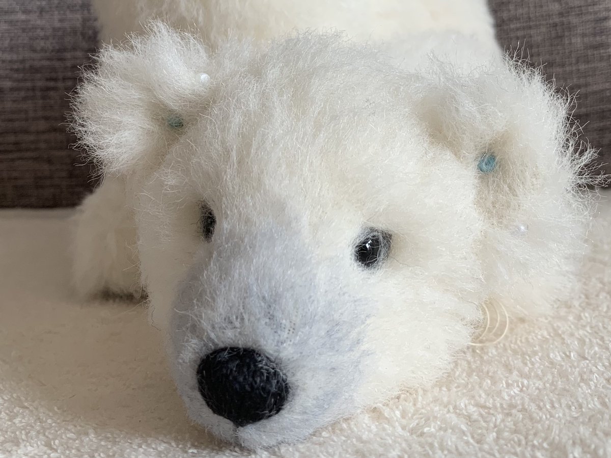 MihiroBear's tweet photo. ベア教室の教材から…
W-neckのポーラーベア制作中
首と胴体の合体待ち中(耳は仮留め)
#ポーラーベア #しろくま
#Wneck #制作中 https://t.co/wIalSPDFV5