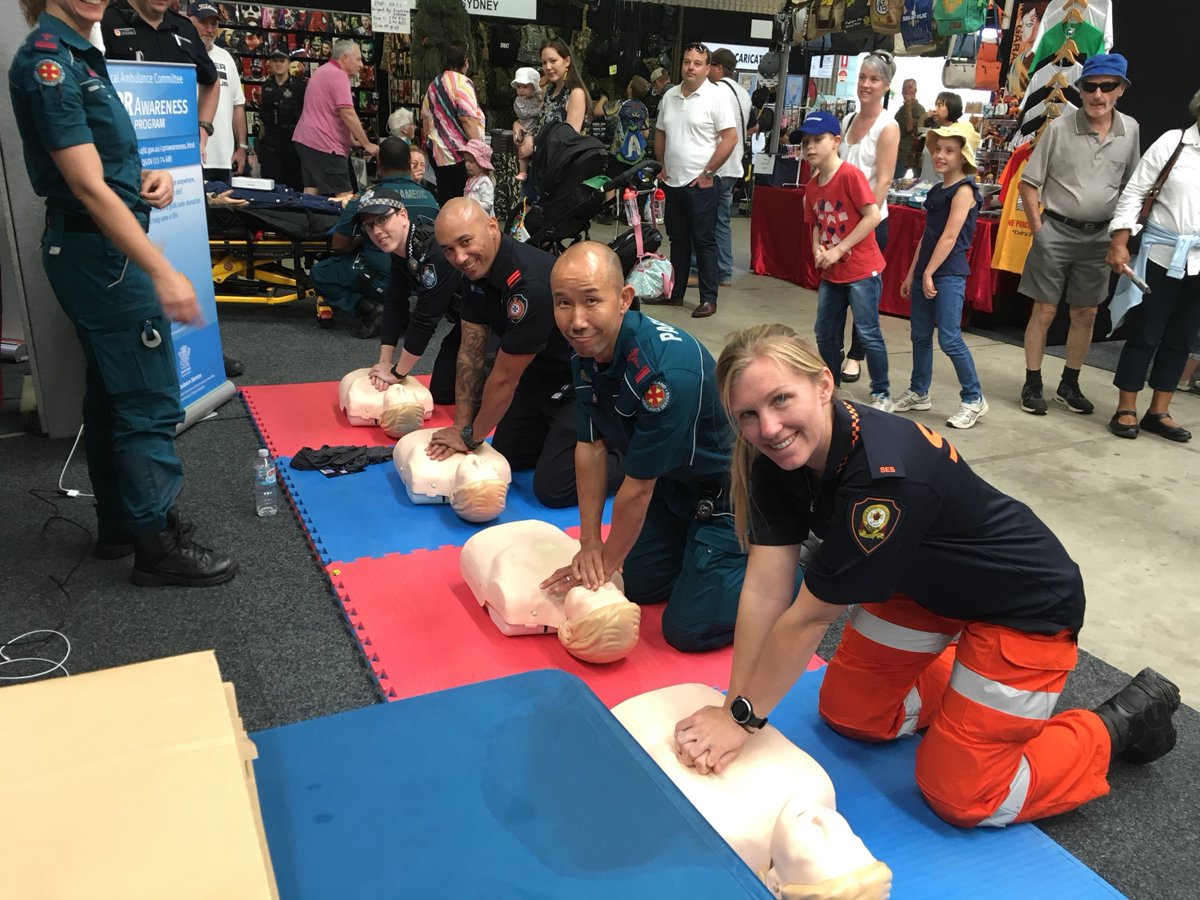 QASCairnsRegion's tweet photo. Game on! The CPR race at the Cairns Show is about to start between QAS, QPS, QFES and SES.............. C'mon QAS!!!!!!!!! https://t.co/fZQjb7EDc4