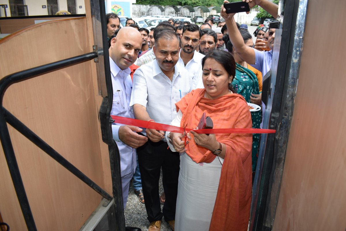 edmlmd's tweet image. RT @radionews_jammu: DC #Reasi, Indu Kanwal Chib, inaugurated a mobile #SoilTestingLab at district headquarters. The #STL, deputed by Directorate of Horticulture for one week, will visit various villages of the district and collect soil samples from frui…