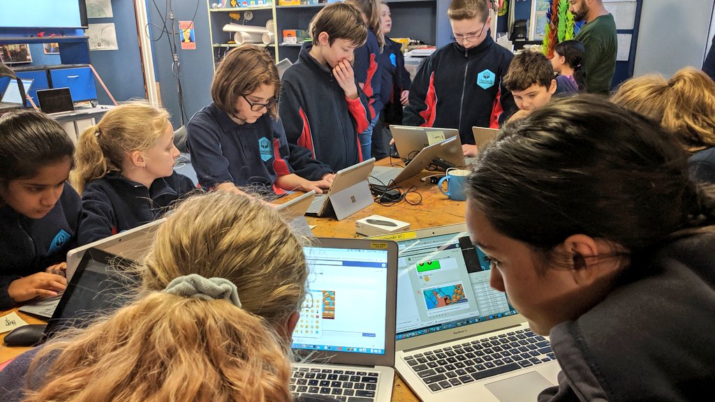 PlayCraftLearn's tweet image. See how students create new knowledge through #MinecraftEdu. The &quot;brain pain index&quot; today is high at @NewlandsInt with lots of risk taking, problem solving and brilliant crafting. 🤯😁 Their creativity blew our minds! #HackMini