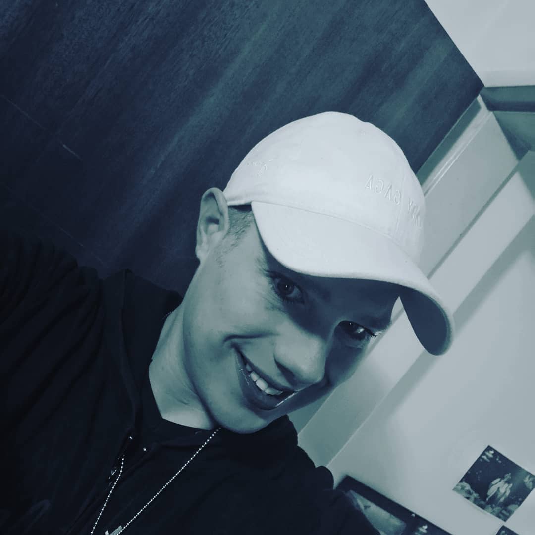 charltjie1986's tweet photo. Love yourself ❤️ #gayfamous #gayhunks #likemypost #gaypeople #gayworld #ilovemen #instagay #gayfollow #gayhug #gay #gays #gaylove #gaysa #lgbtq #singlegay #followgay #singlegay #singlegayboy  #gaysnap #gayboyfamous #availablegayboy #gayhung #gayme #gayselfie https://t.co/k0lrvYDK4W