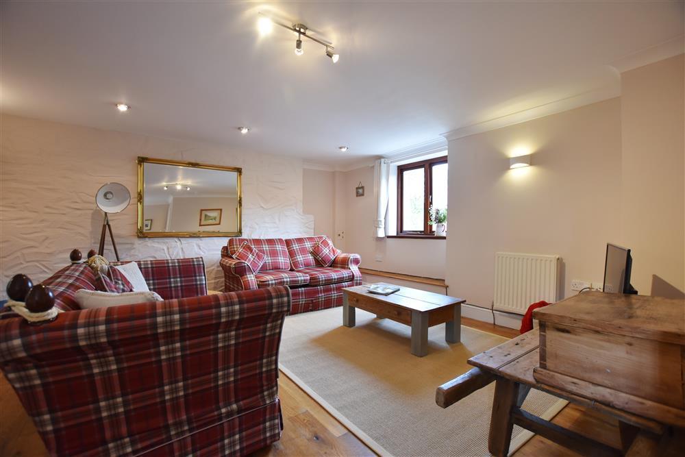 £100 off available July &amp; August weeks in lovely barn conversion near #BroadHaven #Pembrokeshire. Sleeps 4 &amp; #PetFriendly: welsh-cottages.co.uk/single-propert…