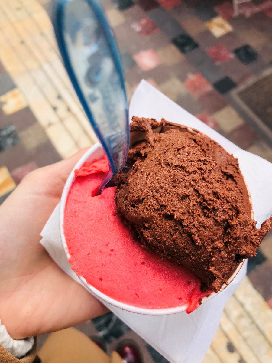 lawtechbcn's tweet image. Y vosotros, ¿sois más de helado o de horchata? Nosotras nos declaramos fan 100% del helado 🍦 Así de bien nos tomamos un respiro después de estar toda la mañana con los preparativos del tercer #lawtechevent 😎
