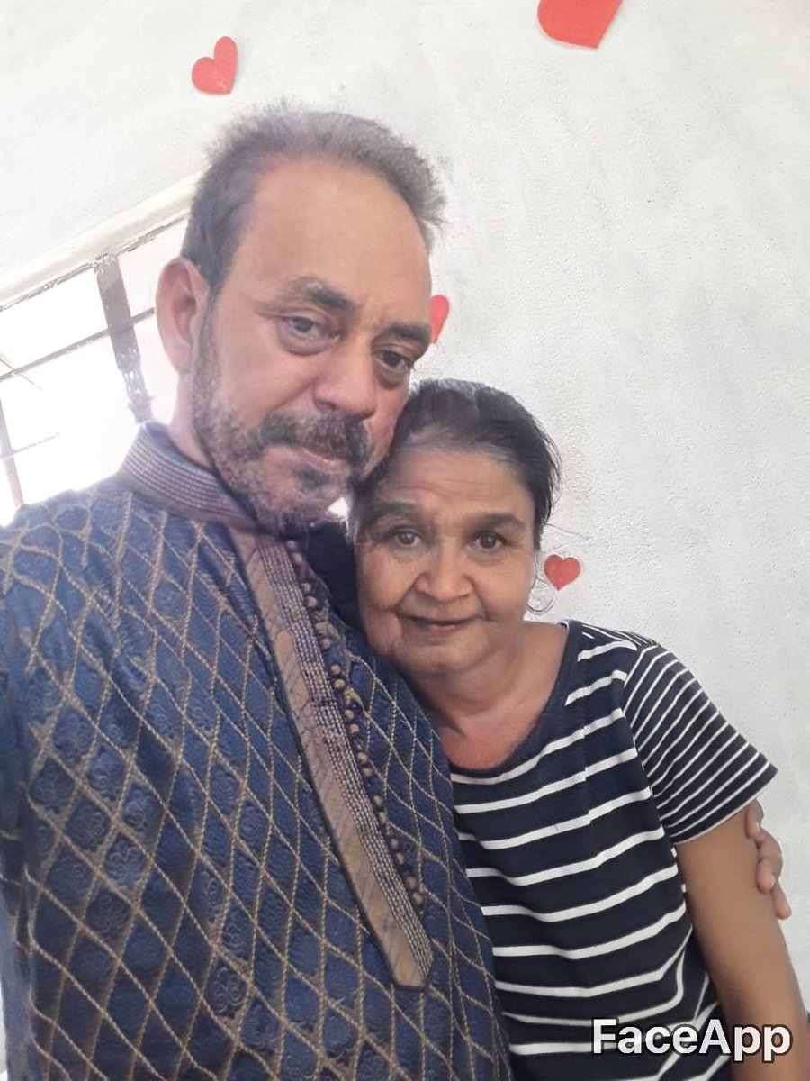 its_b_mayank's tweet photo. #bro_sis
#OldAgeChallenge
#looking_cute
@its_b_mayank https://t.co/gG7Tr38FsC