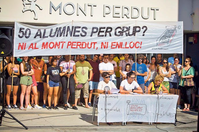 COSEducacio's tweet photo. Tot el nostre suport a les diferents assemblees de centres educatius públics que aquestes últimes setmanes han denunciat la política retalladora de recursos del @educaciocat @p3torrent https://t.co/mHSAqlbFCh https://t.co/XISL6VvrGr