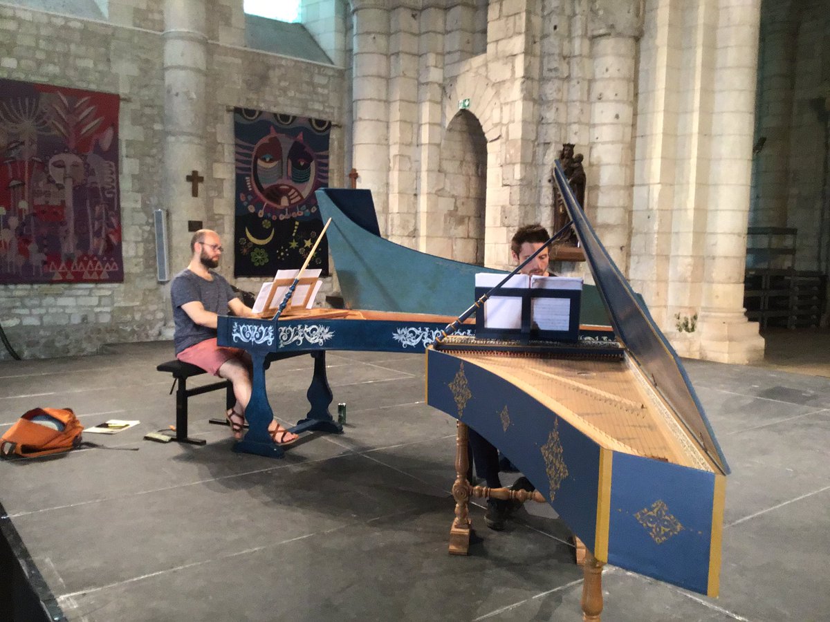 PJLarmignat's tweet photo. À l’@Abbayeauxdames ce matin, répétition des excellents Pierre Gallon et @moulinyoann en vue de leur récital à deux clavecins ce midi consacré au répertoire anglais du XVIIe.
Les normands envahissent l’Aquitaine 😁
#Tomkins #Carlston #Farnaby #Holborne #Fairhill #Dowland #Byrd https://t.co/Jd9EM4XDgF