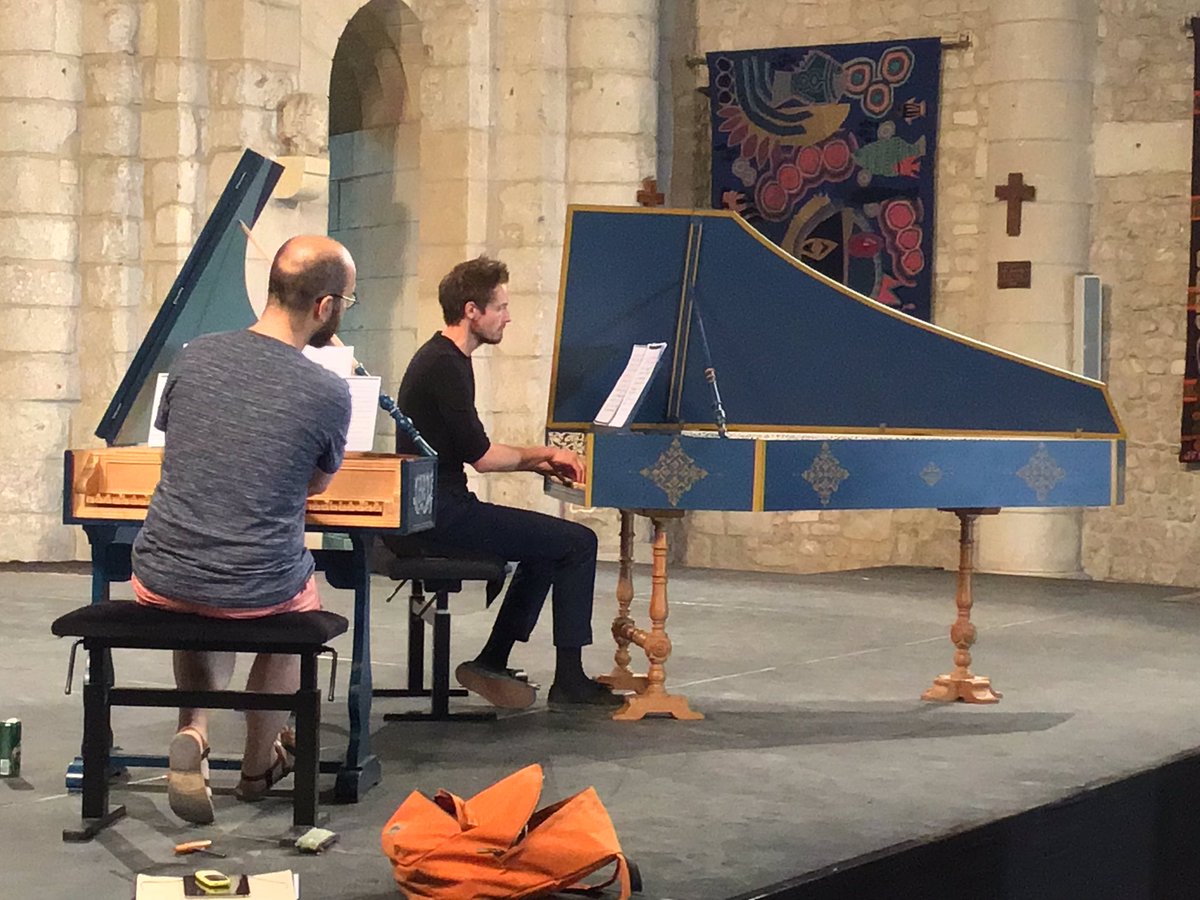 PJLarmignat's tweet photo. À l’@Abbayeauxdames ce matin, répétition des excellents Pierre Gallon et @moulinyoann en vue de leur récital à deux clavecins ce midi consacré au répertoire anglais du XVIIe.
Les normands envahissent l’Aquitaine 😁
#Tomkins #Carlston #Farnaby #Holborne #Fairhill #Dowland #Byrd https://t.co/Jd9EM4XDgF