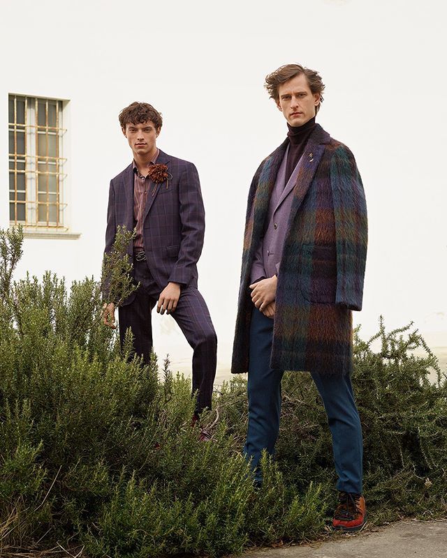 EtroOfficial's tweet photo. With spontaneous elegance and erratic charm, the #EtroFW19 collection celebrates the adventurous and eclectic spirit of the brand.
Find their looks at https://t.co/DsEvYtNI7x and in stores.
#Etro #EtroMan https://t.co/vY7N95oktf https://t.co/rtVRWiAigj
