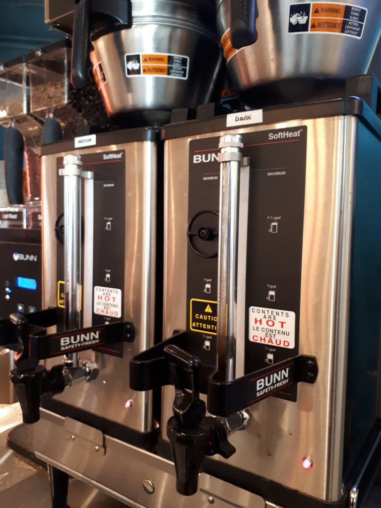 QueenStFare's tweet photo. That sweet smell of coffee first thing in the morning makes you feel like you can tackle the day.β
Bar Robo is serving every morning starting at 6AM. Come get your fix before starting work.
#myOttawa #coffeetime #ottawacafe #supportlocal #OttawaFood #caffeinfix #BarRobo https://t.co/6hGLYZTNi3