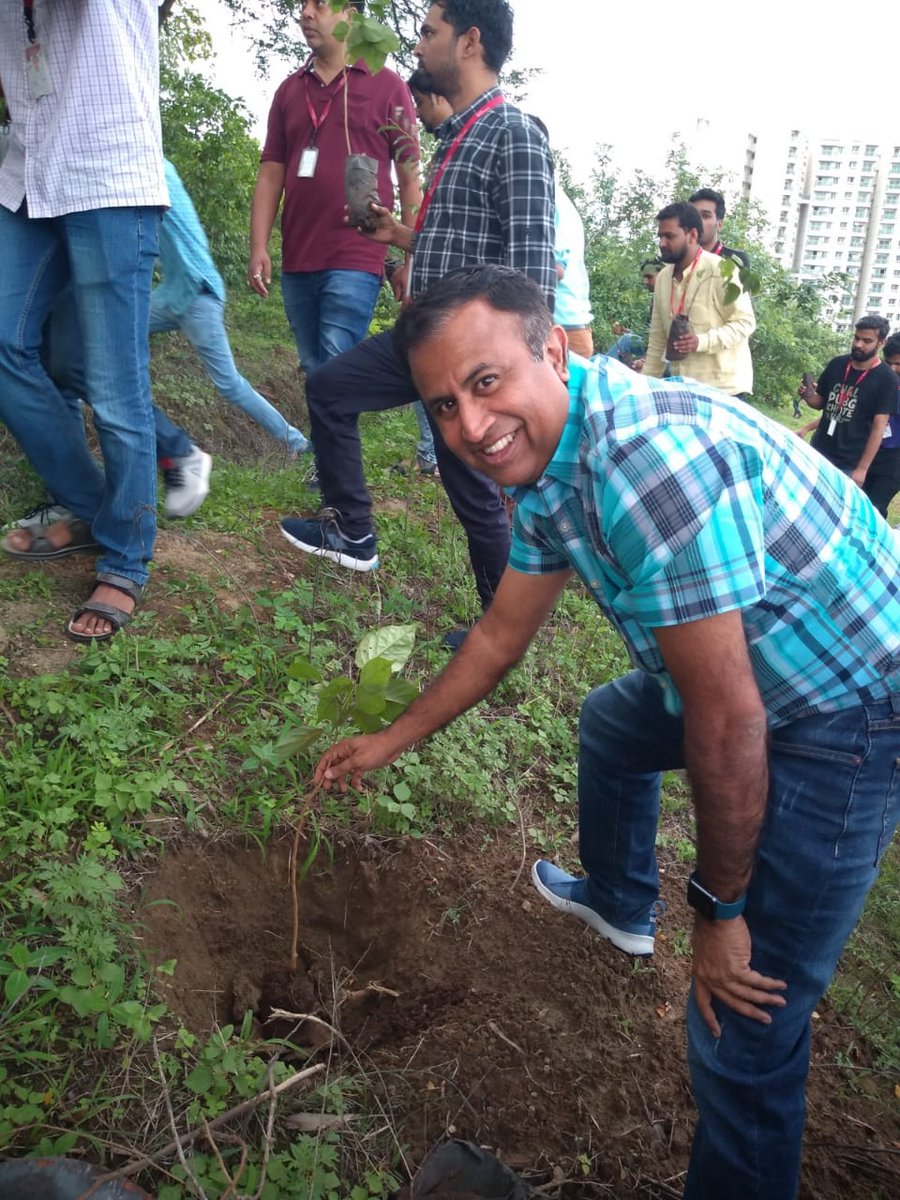 mathur_dilip's tweet photo. @tech_mahindra #Pune associated with leader @drsatishpai @Shrini_Kabbe #SanjaySingh planted 200 tress to support 3-4-3 initiative launched by @C_P_Gurnani  commuted for #Sustainable #environnement @SandeepChandna5 @kalpanadivadkar @vrindapisharody #TechMPune # #TechMGreenArmy https://t.co/vSixfAytpg