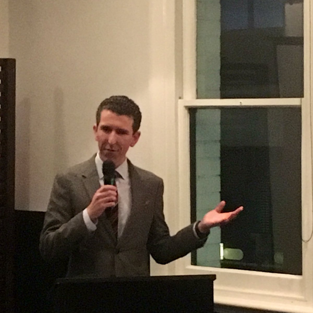 scribepub's tweet image. A great turnout tonight for the launch of A Wunch Of Bankers by @danziffer — thrills, spills, and financially irresponsible chills with Dan, “Kenneth ‘J’ Hayne” aka @SammyJ_comedian, and Jon Faine.

#AWunchOfBankers #bankingRC