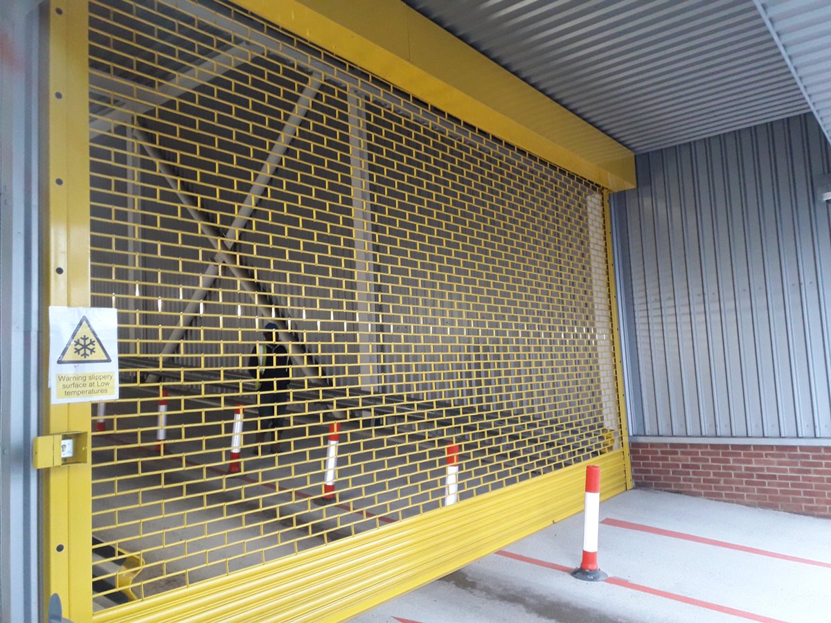 LBSGroupLtd's tweet photo. The fabulous LBS Portcullis Grille at Wing Yip Distribution Centre in Croydon, London
#shutter #lbsgroup #london #croydon #rollershutter #security #carpark #industrial #factory #construction #safety #safetyfirstmate #steel #powdercoated #centre #steel #firesafe #essex https://t.co/Hpb1HbtrS0