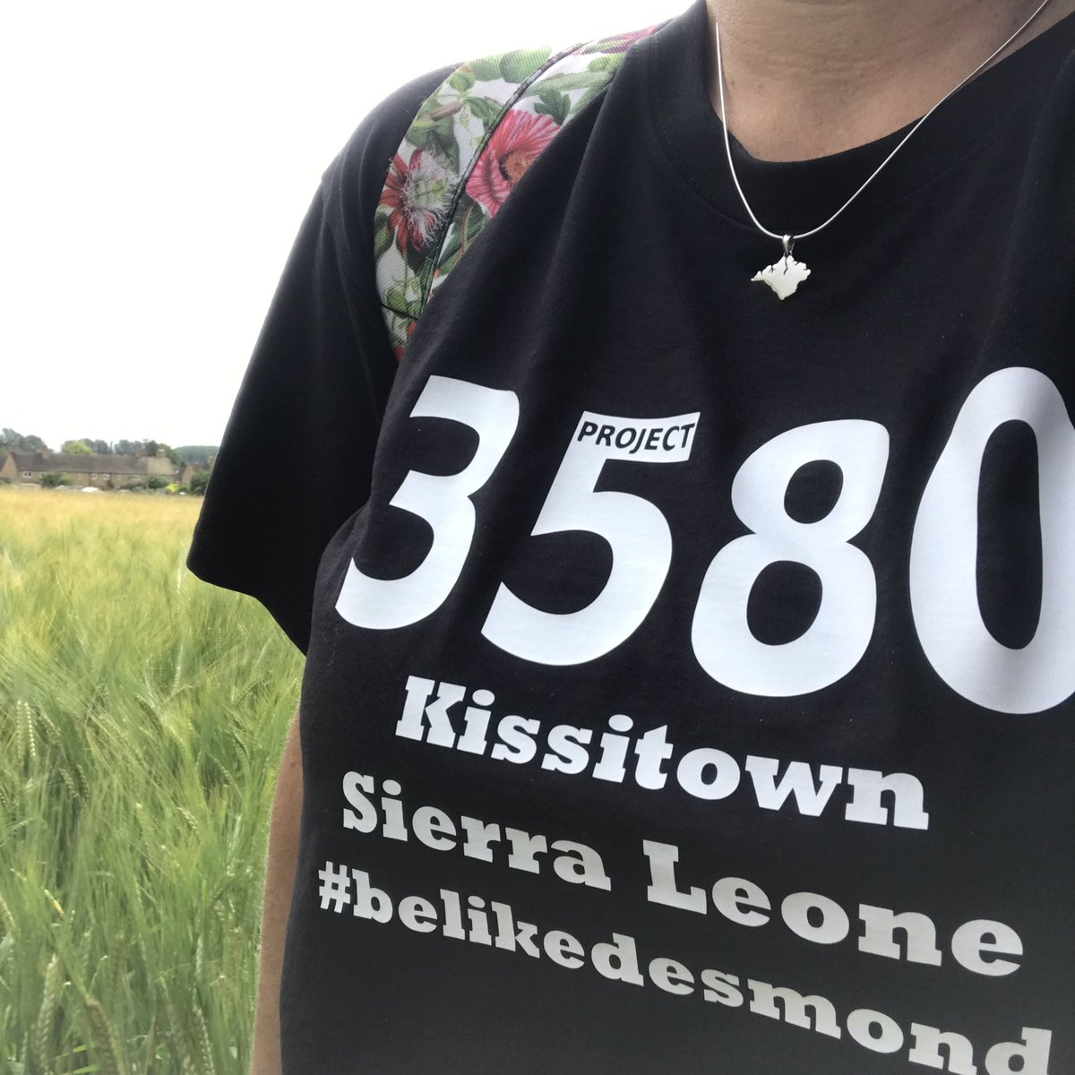 media_ccs's tweet photo. Re-enacting opening of #Gladiator on our bi-annual school charity walk 😊 #project3580 #belikedesmond @CampdenSchool https://t.co/8aQIkCk5d1