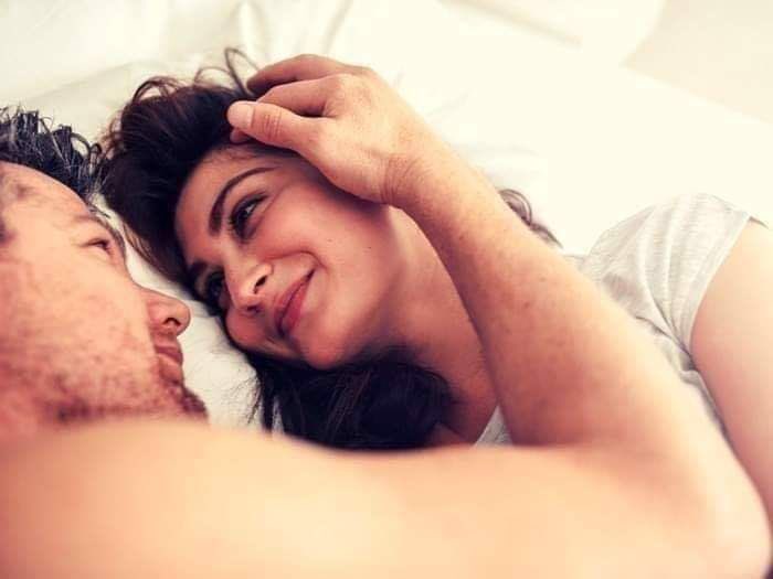كيف أخبرك.. بأنك في الصدر تنبض.. وفي الشريان تجري..؟؟
وانك ك الساعه تدق في عقلي وقلبي.A