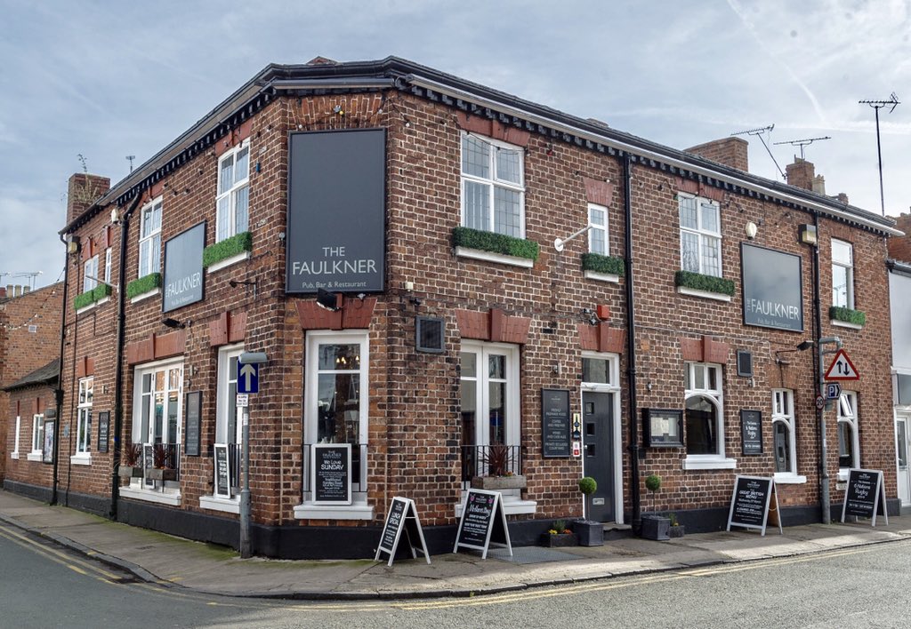 Faulknerchester's tweet photo. Good morning Chester, here’s hoping you all have a fabulous Thursday xx
#Hoole #Upton #Newton #Vicarscross #Boughton #Hambridge https://t.co/4AOxLIXo8w