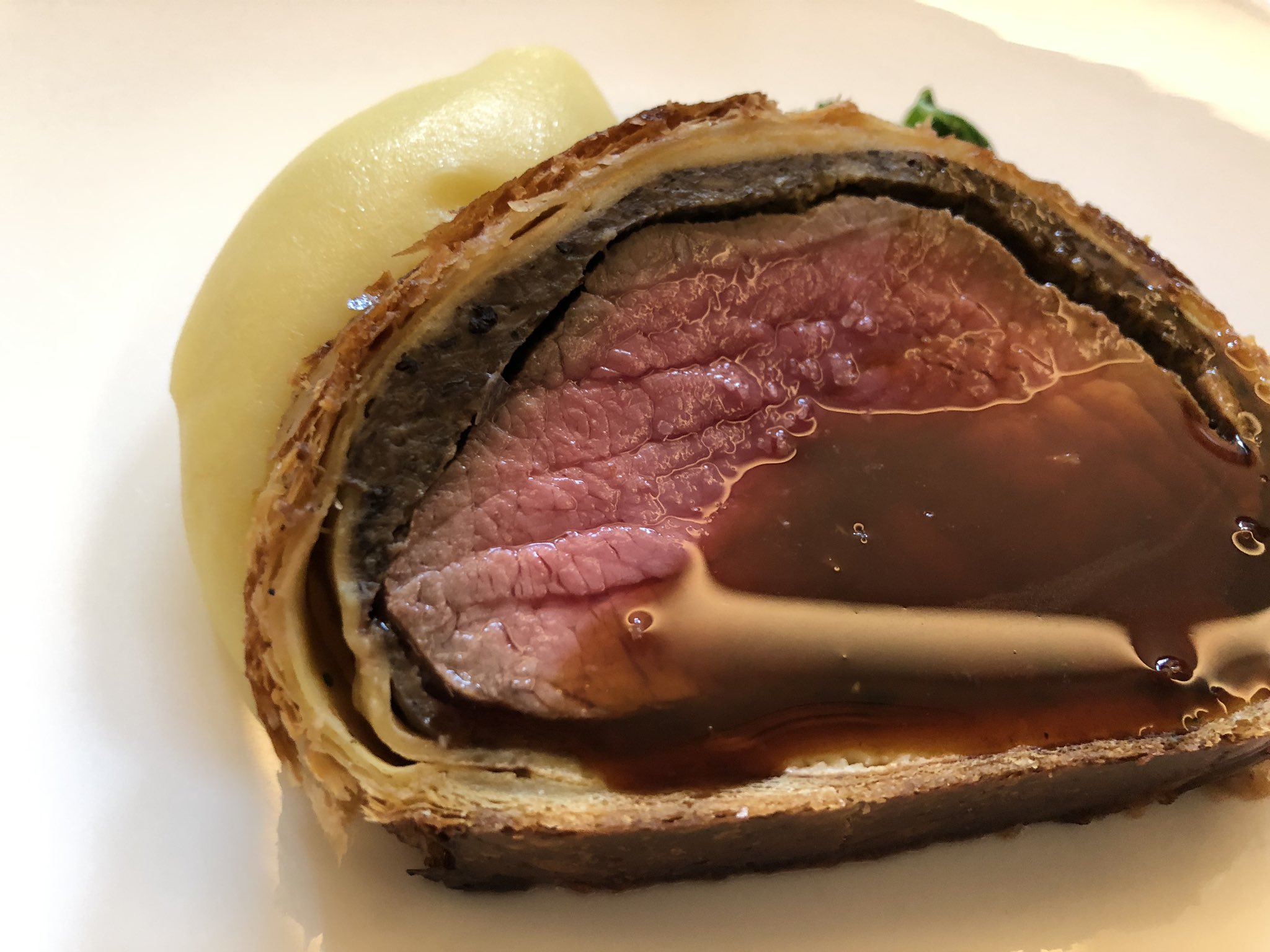 小太刀右京 Ukyou Kodachi グリル サヴォイの焼きオムレツ ホタテのグリル ビーフウェリントン ステーキパイ包み チーズ盛り合わせ 三田さん 三輪と初日に行きました 19世紀から変わらぬ伝統の味ですが どれも素材を生かして美味しいんですよ 小太刀右京 Ukyou Kodachi グリル サヴォイの焼きオムレツ ホタテのグリル ビーフウェリントン ステーキパイ包み チーズ盛り合わせ 三田さん 三輪と初日に行きました 19世紀から変わらぬ伝統の味ですが どれも素材を生かして美味しいんですよ