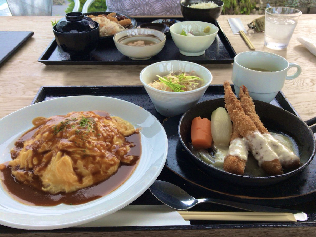 bfSX9DO7Cb05CtF's tweet photo. 海岸沿いにあるSEE HOUSEへ🍴
ちょっと曇り空が残念だけど、店内から180度見える海は最高！
ランチも美味しいし、話も弾んで楽しかったです😊
#高知県 #SEEHOUSE #海岸沿い
#ランチ #スマホ撮影 
#写真好きな人と繫がりたい 
#shikokucameraclub https://t.co/NeczSS6rYk
