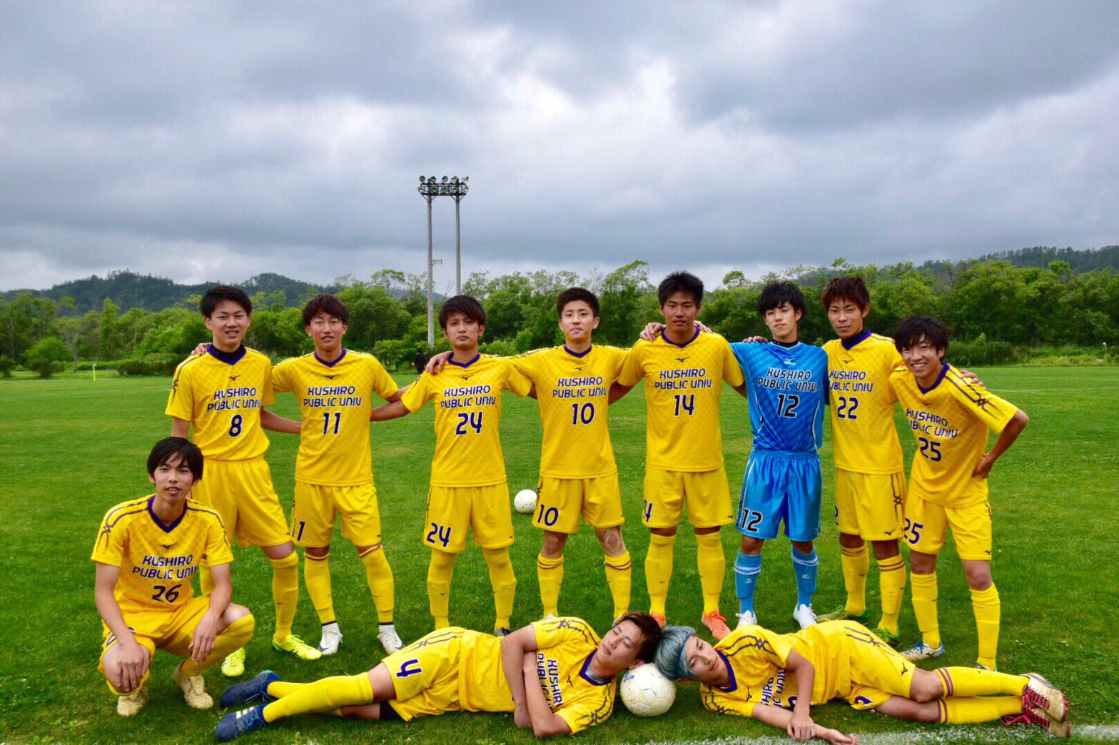 釧路公立大学サッカー部 そして15日はvs酪農大 結果は7 2で勝利 得点者は25櫻井 10相馬 9白井 26加藤 24工藤 14平野の6人です 相変わらず集合 写真は統一感なくバラバラでダサいですが 試合ではかっこいい姿を見せてくれました 次の試合は8月24日vs
