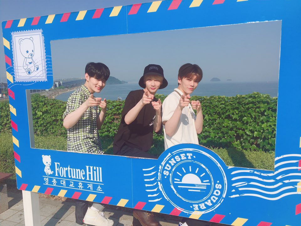 veriveryperu's tweet photo. @by_verivery [#Yongseung]
YongSeung con los hermanos de la Line 98.

#베리베리 #VERIVERY #베러 #VERRER #HoyoungieHyung #MinchanieHyung #Line98 #Happening #ParadaDeDescanso https://t.co/mZ0pdv4mHw