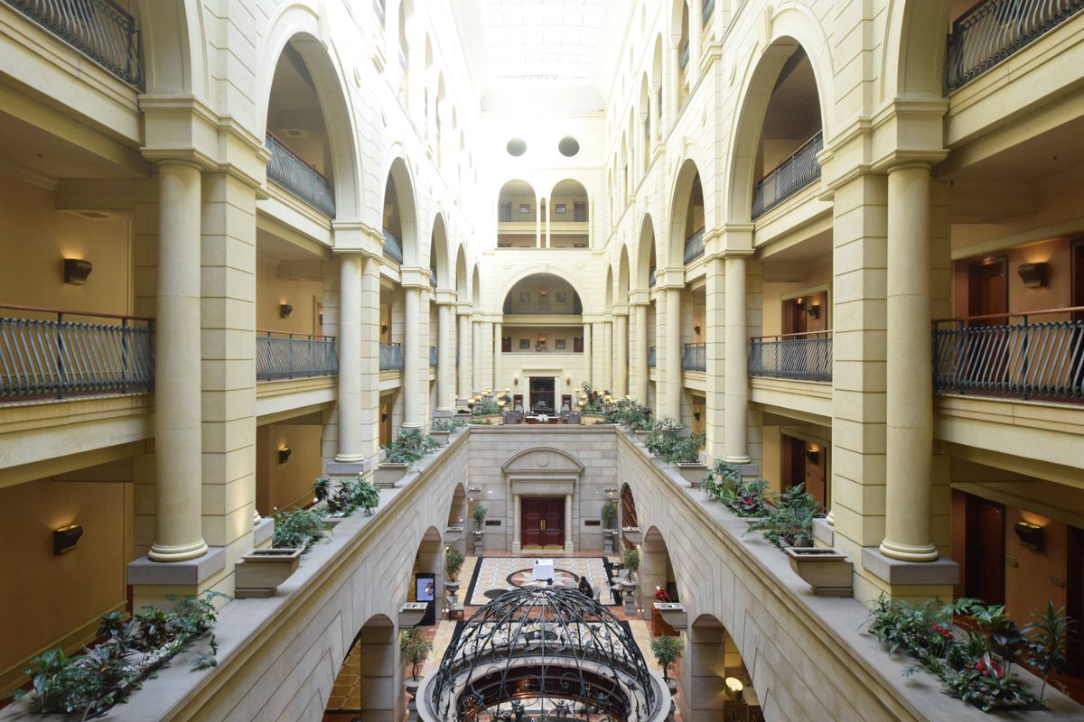 We often hear beautiful stories from our guests about the amazing things they've experienced in our hallways. If you've stayed with us lately, we'd love to hear any stories you have to share by leaving a review for us 💫 #LegacyHotels #TravelTuesday