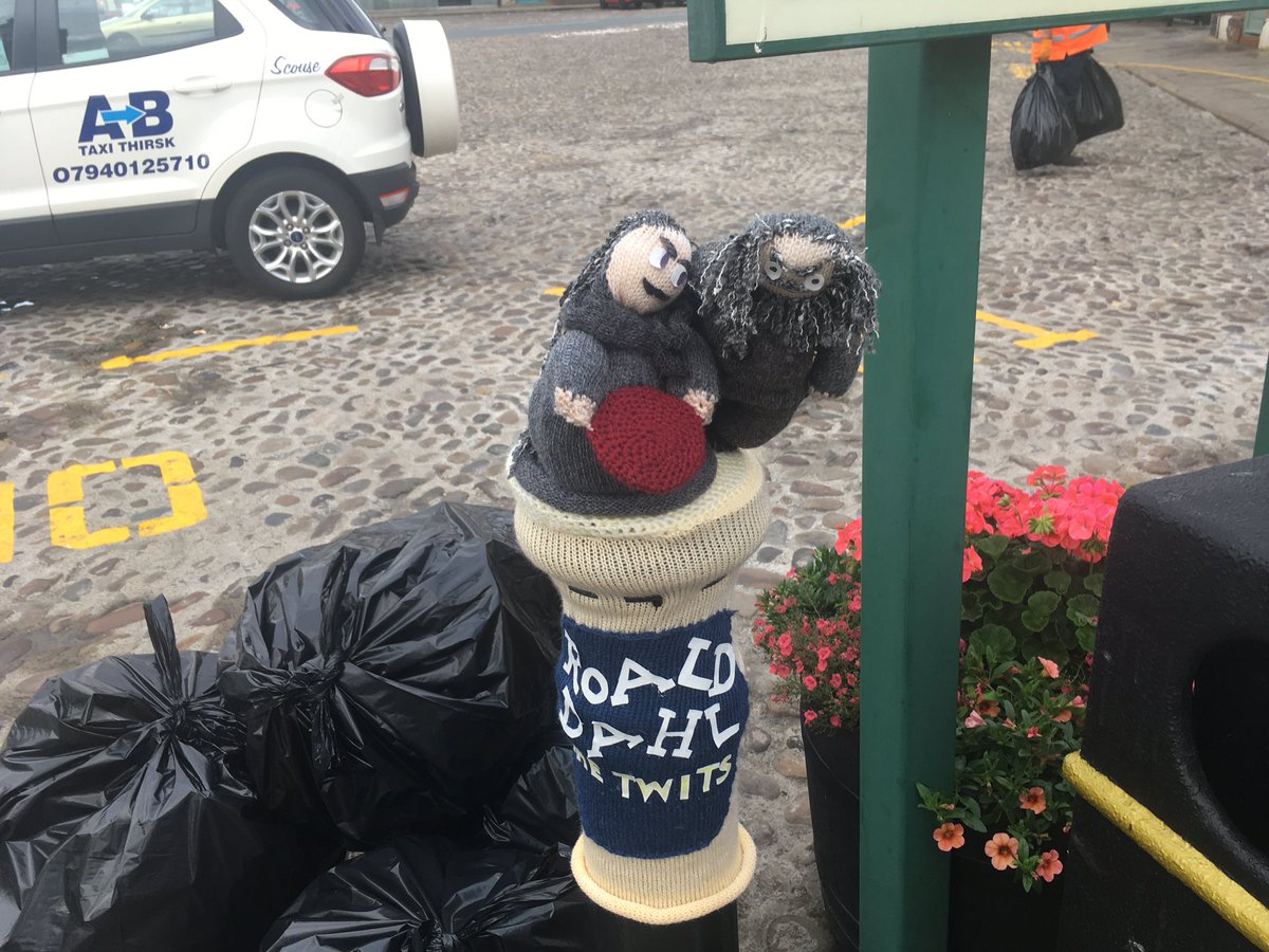 The Thirsk Yarnbombers have done it again. What’s your favourite nursery rhyme or children’s story? More at 8.20am <a href="/BBCYork/">BBC York</a> <a href="/spanswicktweets/">Georgey Spanswick</a> <a href="/thirskyarnbomb/">Thirsk Originals</a> <a href="/nathanturvey/">Nathan Turvey</a>