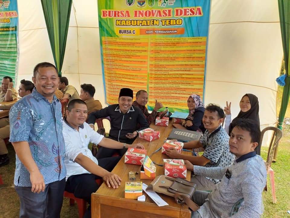 Pelaksanaan #BursaInovasiDesa2019 untuk zona A (Kecamatan Rimbo Bujang, Rimbo Ulu, dan VII Koto) Kab. #Tebo #Jambi pada Tanggal 2 Juli 2019.
<a href="/jokowi/">Joko Widodo</a> <a href="/EkoSandjojo/">Eko P. Sandjojo</a> <a href="/anwsanusi/">Anwar Sanusi</a> <a href="/taufikmadjid71/">IG : taufik.madjid</a> @fachrilabalado <a href="/TPPI_JAMBI/">TPPI JAMBI</a> <a href="/EdiEndra09/">EdiEndra09</a>