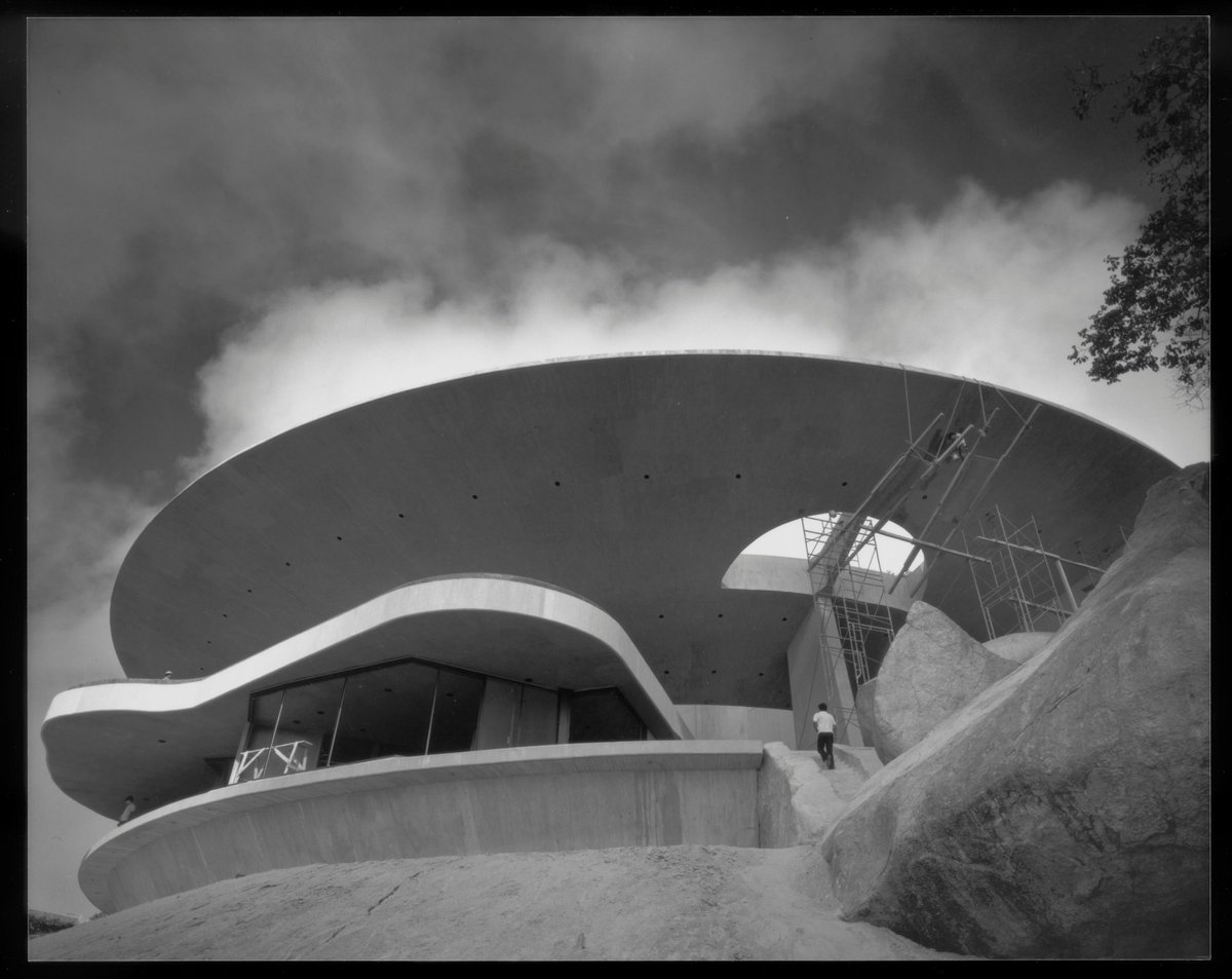 Happy Birthday John Lautner! - Stevens House (Malibu, CA) 1968 - Arango  House (Acapulco, Mexico) 1973 - Marco Wolff mountain cabin, (Idyllwild, CA)  1975 #JuevesDeArquitectura, image size:1200x953