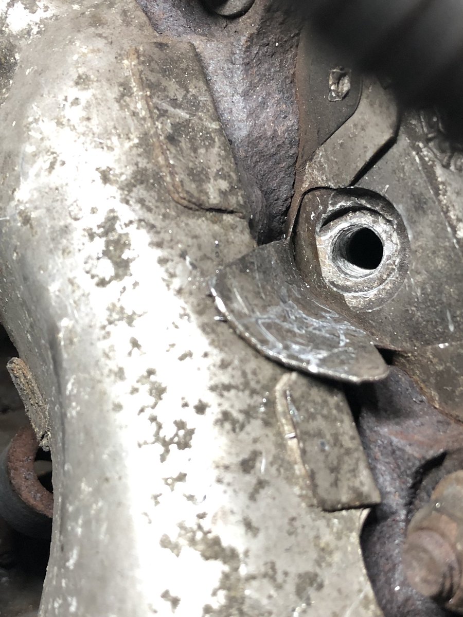 headtech0's tweet photo. Helped another garage out after they snapped an extractor in a glow plug trying to remove it. #brokenglowplugremoval https://t.co/TkPQLukhF8 https://t.co/wy1gRU3Rd8