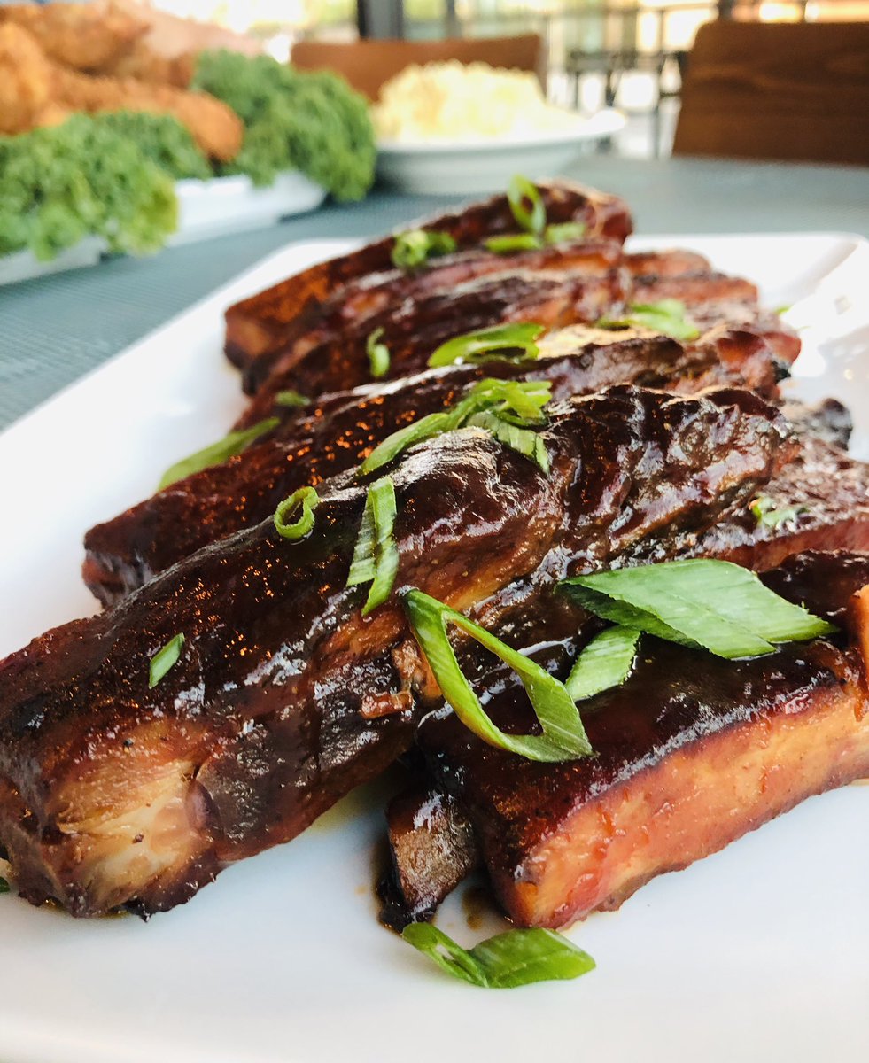 EatinAsian's tweet photo. #FoodNews 💥 @georgiassoul opens to the public, today July 18th. Owners Nana and Nika are bringing their Soul Delicious comfort food to the @LongBeachLBX. My favorite mouthwatering bites were the ribs and the collard greens. GEEZ I could eat an entire platter of them greens. YUM https://t.co/pPCLQW6YKy